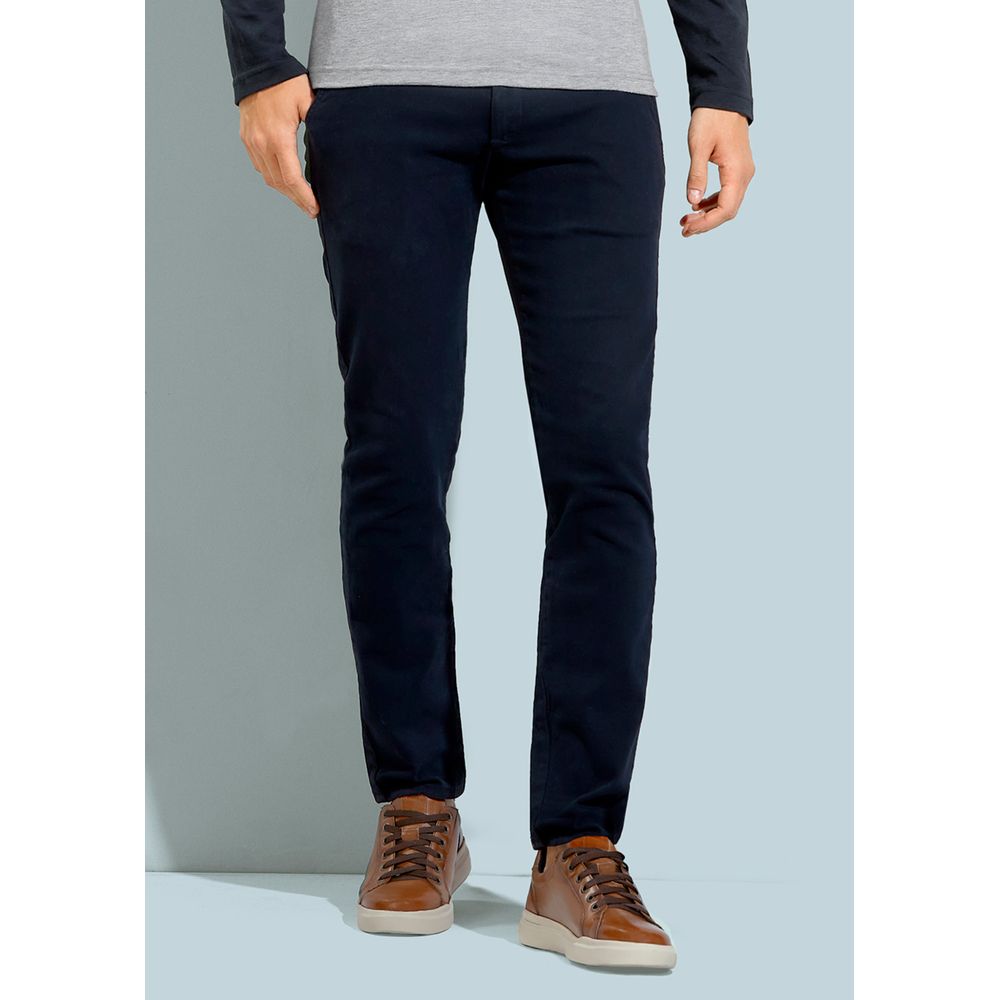 Cómo combinar pantalón azul marino para hombre - Blog Moda Hombre