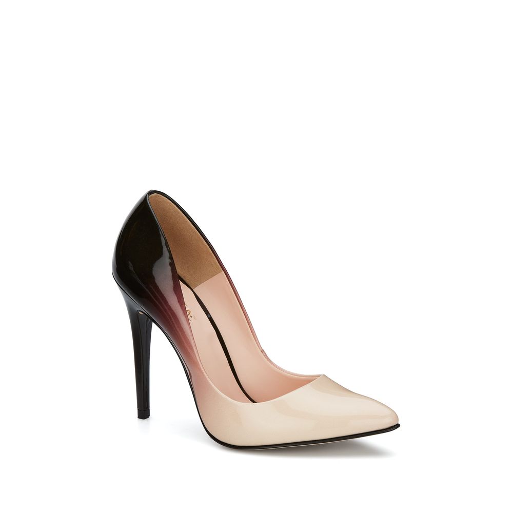 beige high heels lack